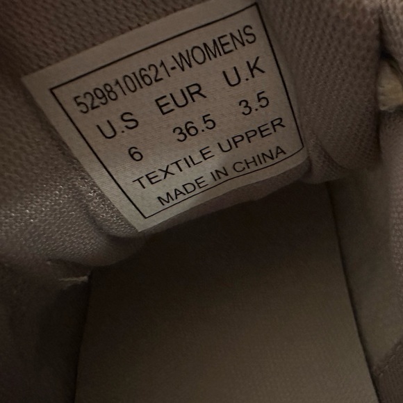 SOLD - Levi’s Grey Leaf Print Lace Up Sneakers - Picture 3 of 7